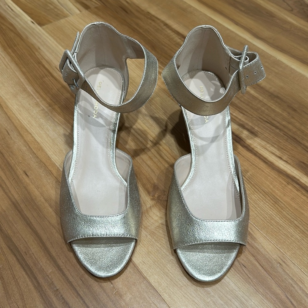 Pelle Moda Kitten heel gold metallic shoes